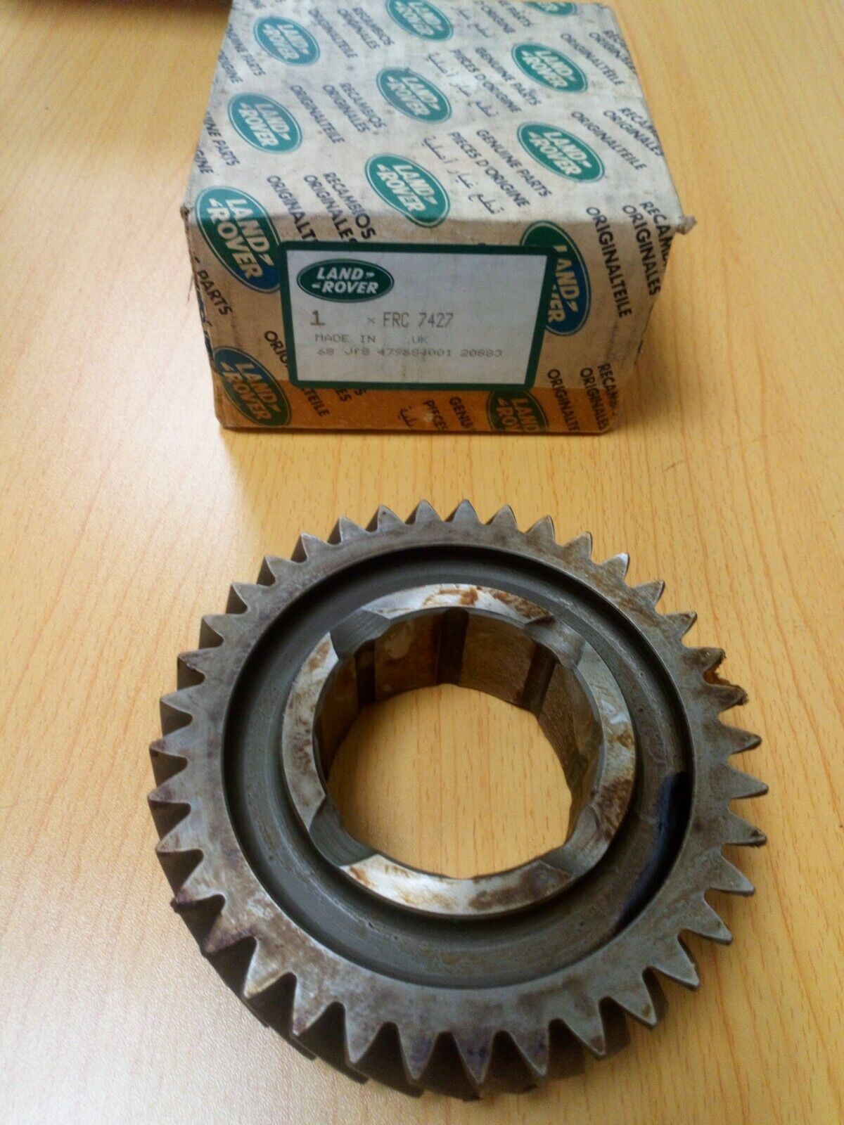 GENUINE LAND ROVER GEAR- HIGH OUTPUT PART NUMBER FRC7427 DEFENDER UP TO 2006