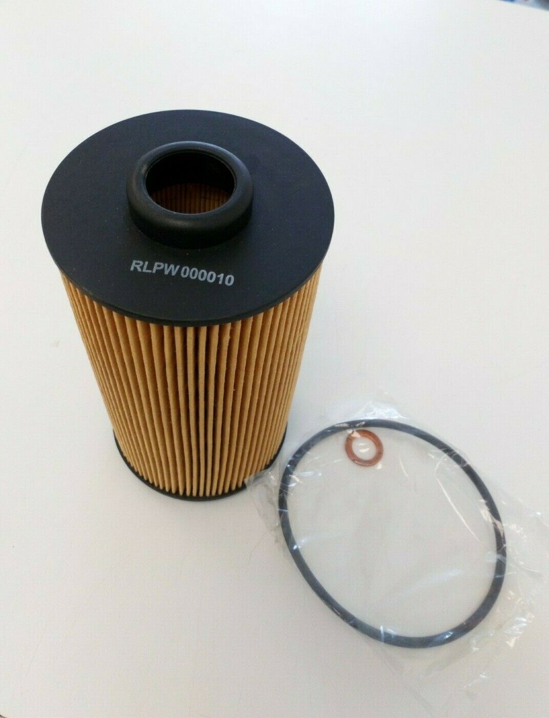 RANGE ROVER L322 4.4 V8 PETROL ENGINE OIL FILTER- PART NUMBER LPW500030