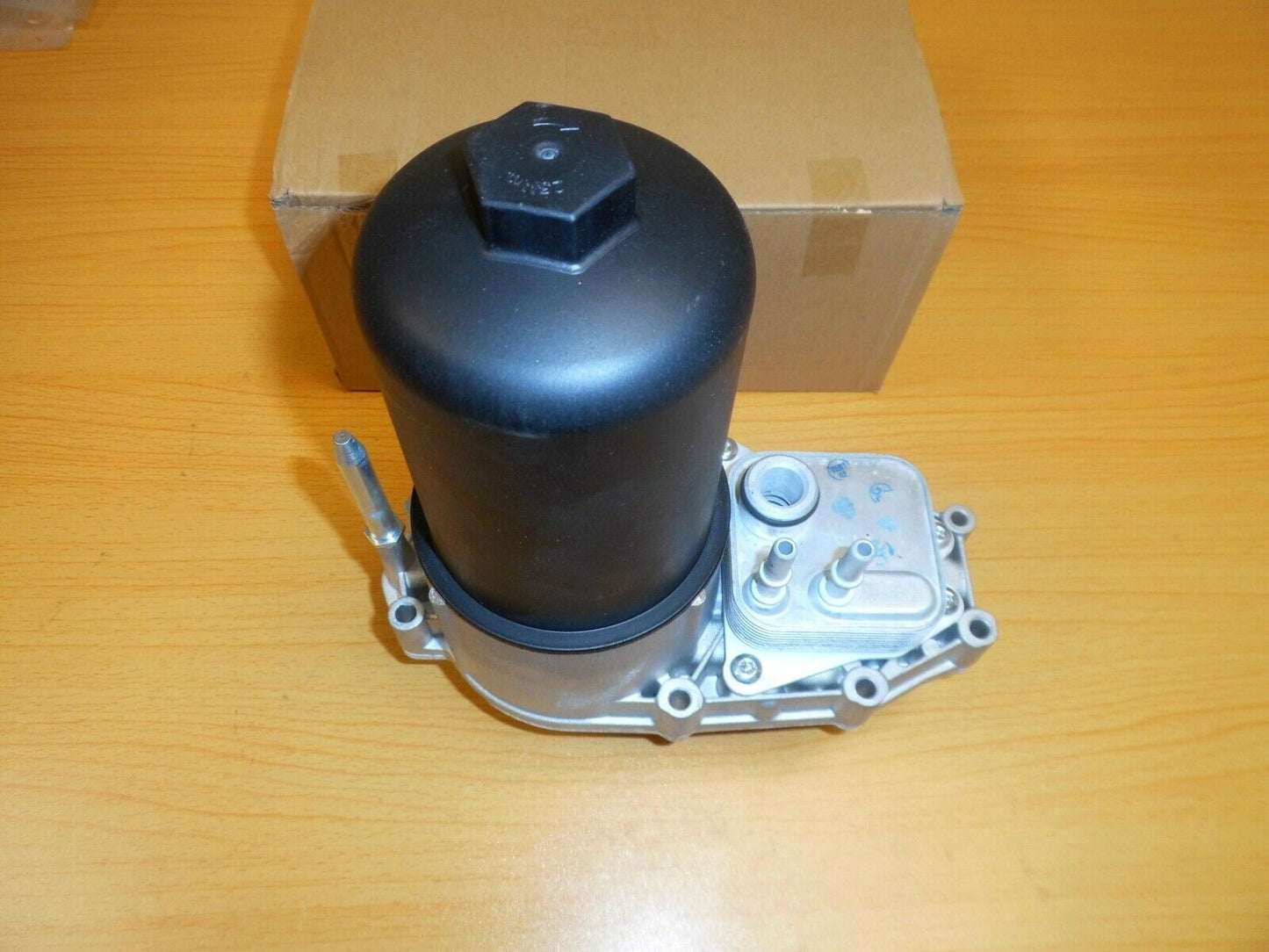 LAND ROVER DISCOVERY 3/4, R/R SPORT 2.7 TD V6 OIL FILTER & COOLER LR009570