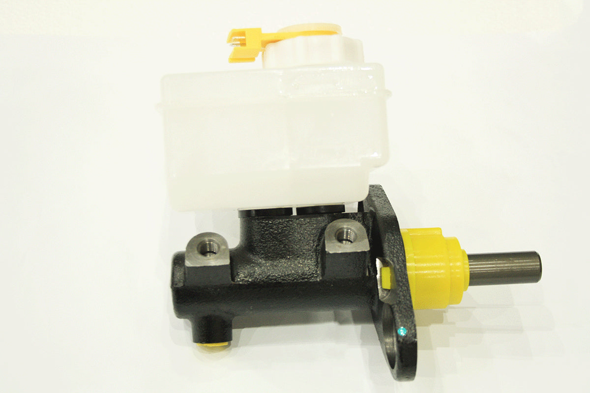 LR013018 - BRAKE MASTER CYLINDER - NOT ABS - Suitable for All Defenders From ALLMAKES