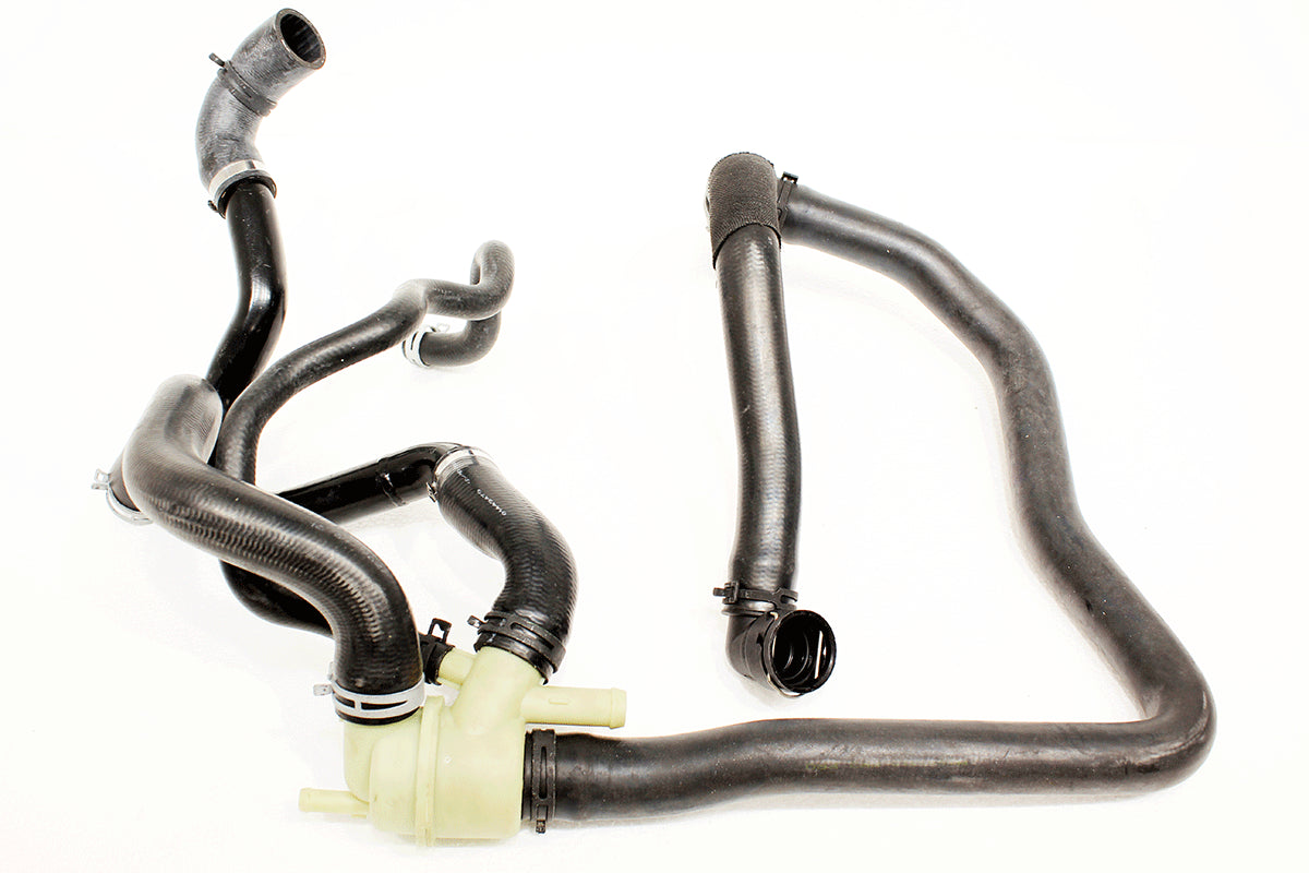 PEL500310R - HOSE - THERMOSTAT TO RADIATOR & EGR COOLERS 2.7D/ L319/L320 From PR2 ALLMAKES