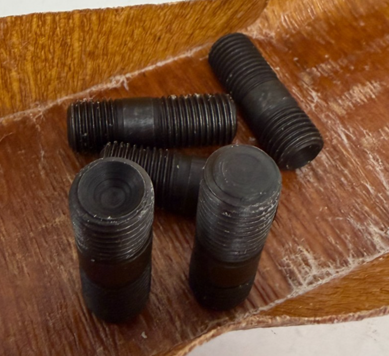 5X LAND ROVER SERIES 1,2,2A 9/16" WHEEL STUDS 561590
