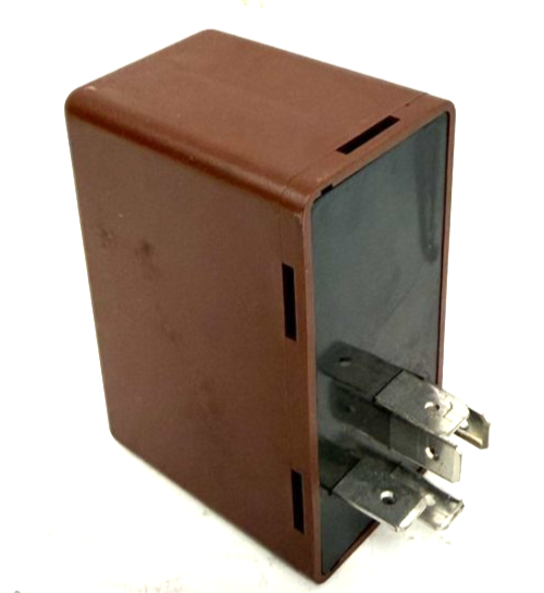 OEM LAND ROVER DEFENDER EMISSIONS MAINTENENCE RELAY AMR5551