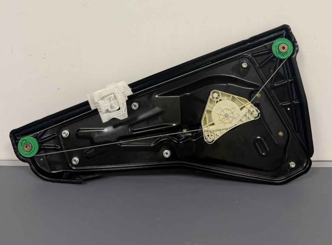 LAND ROVER DISCOVERY 4 REAR LEFT WINDOW REGULATOR LR052108