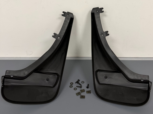 RANGE ROVER L322 FRONT MUDFLAP KIT VUB503940