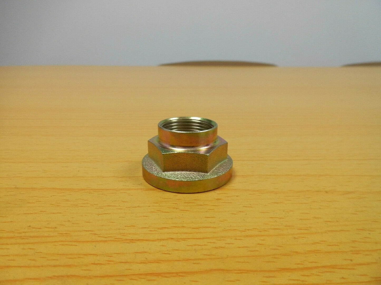 LAND ROVER DISCOVERY 3 / 4 & R/R SPORT HUB NUT (M24 X 1.5MM) RFD500020