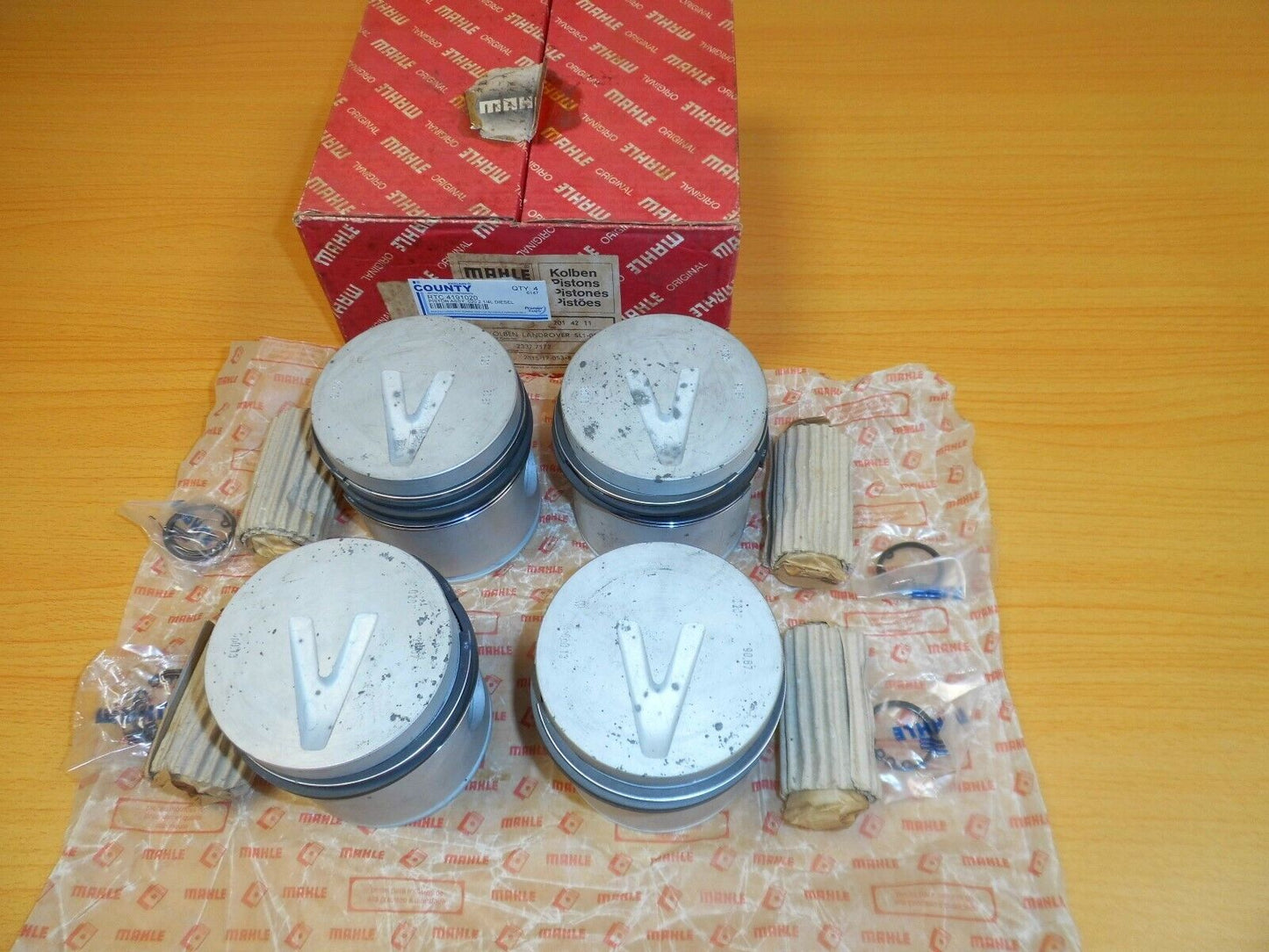 NOS MAHLE LAND ROVER SERIES 2a/3 2.25 DIESEL 020 OVERSIZE PISTONS RTC419120