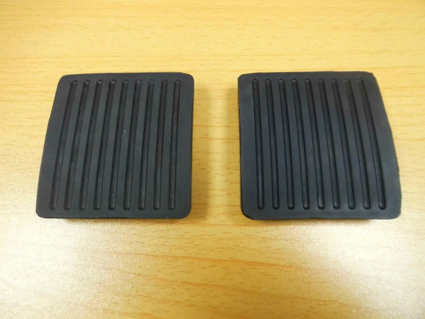 LAND ROVER DEFENDER CLUTCH & BRAKE PEDAL RUBBER KIT SKE500060 X 2