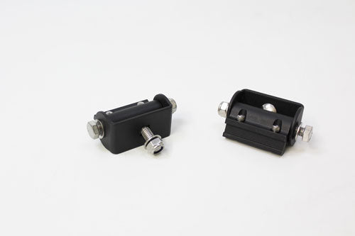 TF718A - Pair of bottom mounting brackets for Wilderness light bars