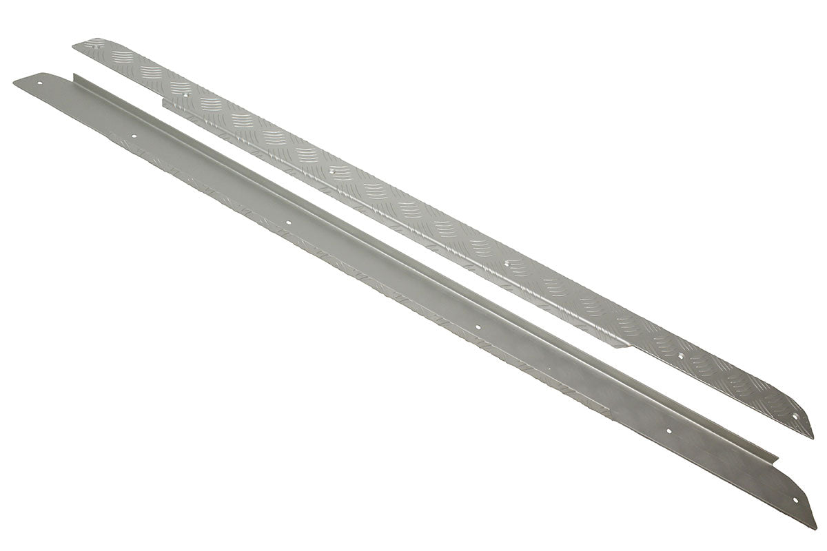 TF8219 - Silver chequer plate sills for Defender 90