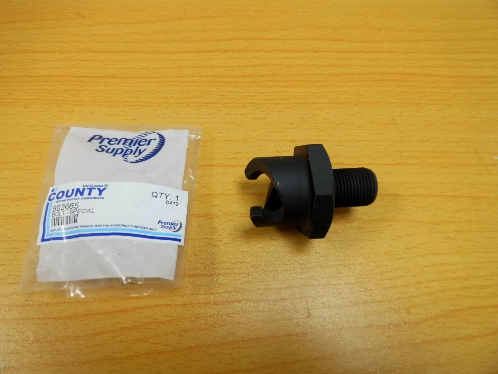 LAND ROVER SERIES 2, 2A, 3 CRANKSHAFT STARTING HANDLE DOG BOLT 503665