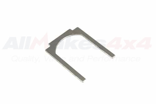 515470 - PLATE - RETAINER - Suitable for Discovery 1, Defender 1983-2006, Range Rover Classic, Series 2 & Series 3 From PR2 ALLMAKES