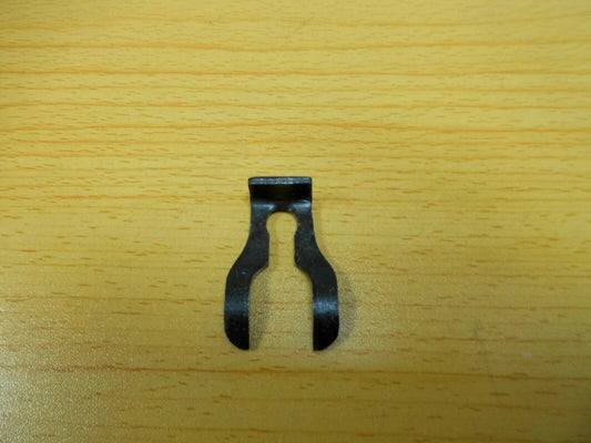 LAND ROVER DEFENDER, DISCOVERY 1, RR CLASSIC OIL SEAL RETAINING PLATE 533765