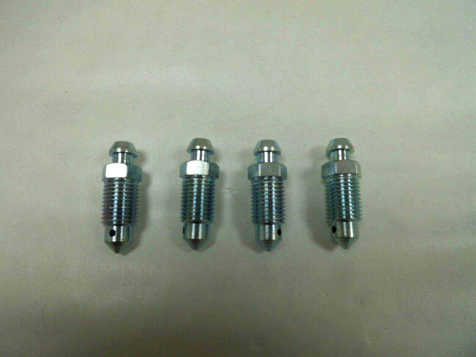 LAND ROVER SERIES 2, 2A, 3 WHEEL CYLINDER BLEED SCREW 556508 X 4