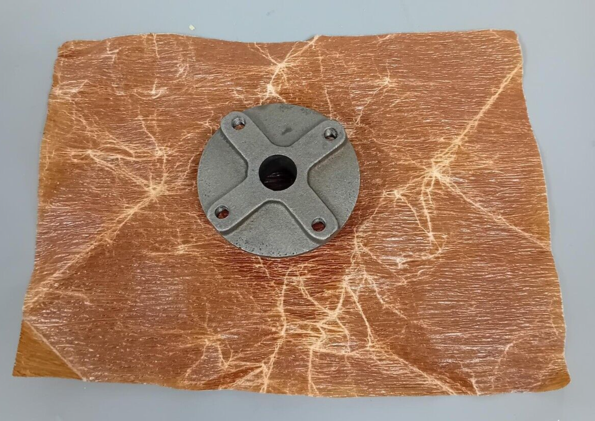 NOS LAND ROVER SERIES 2A & 3 2.6 PETROL 6 CYLINDER WATER PUMP SPINDLE HUB 564270