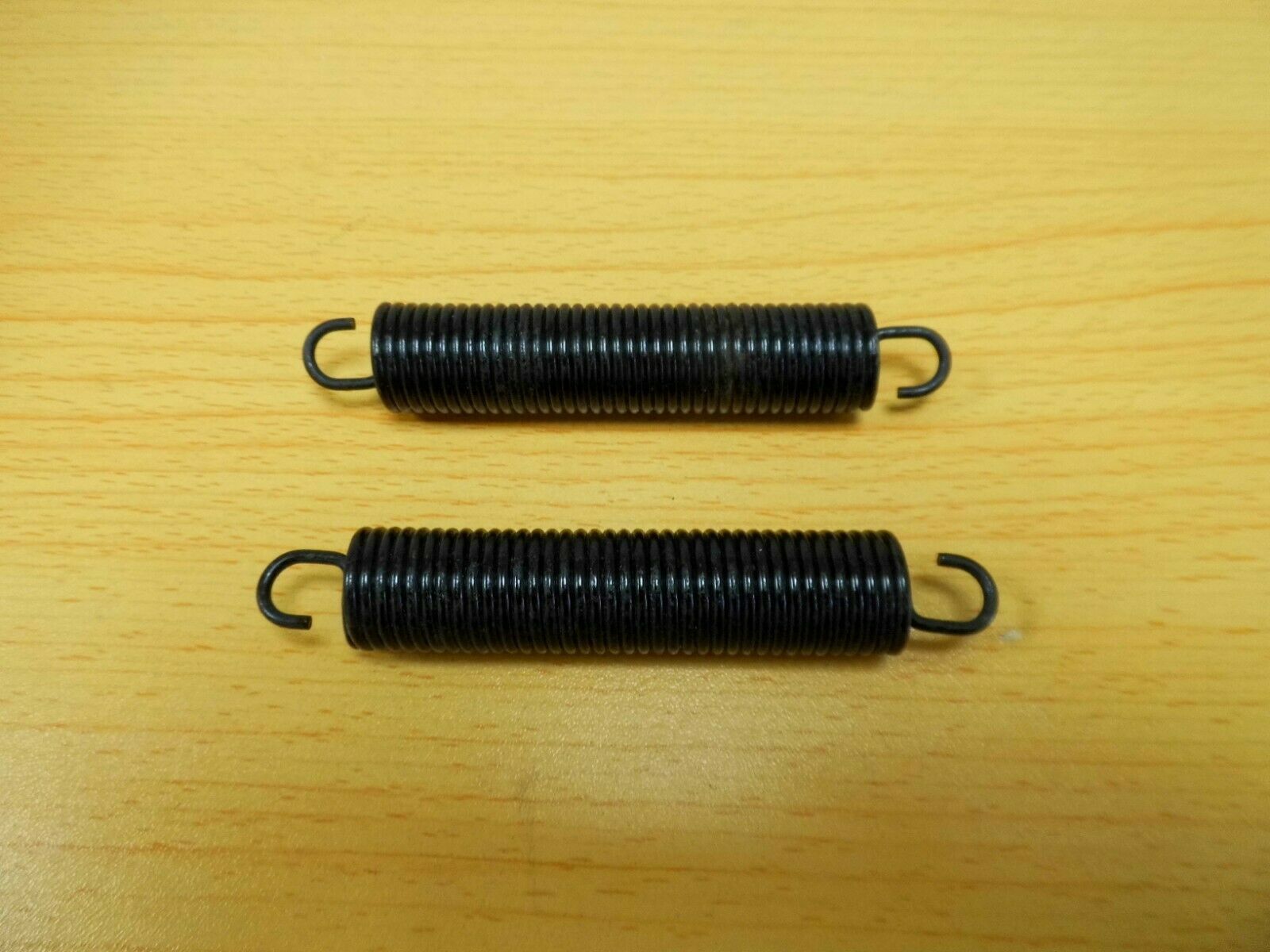 LAND ROVER SERIES 2, 2A, 3 BRAKE / CLUTCH PEDAL RETURN SPRING 569701 X 2