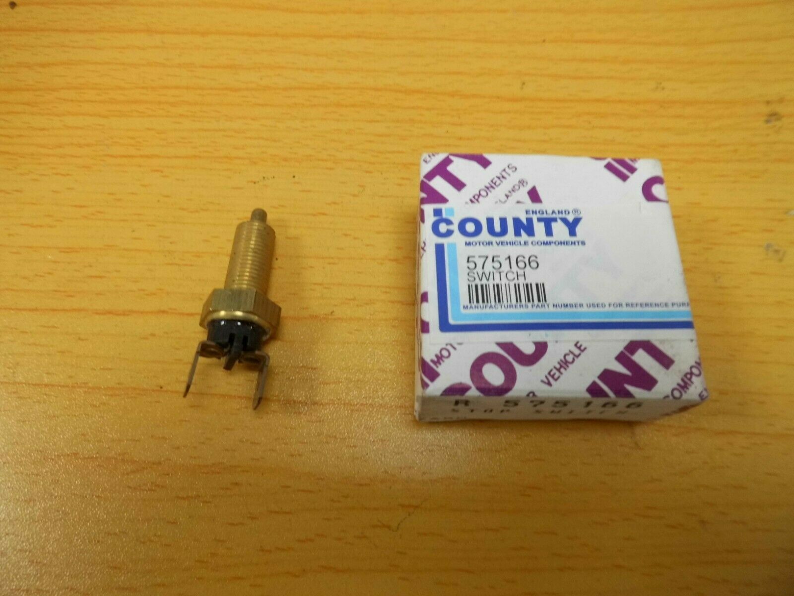 LAND ROVER SERIES 3 WITH SERVO BRAKE LIGHT SWITCH 575166