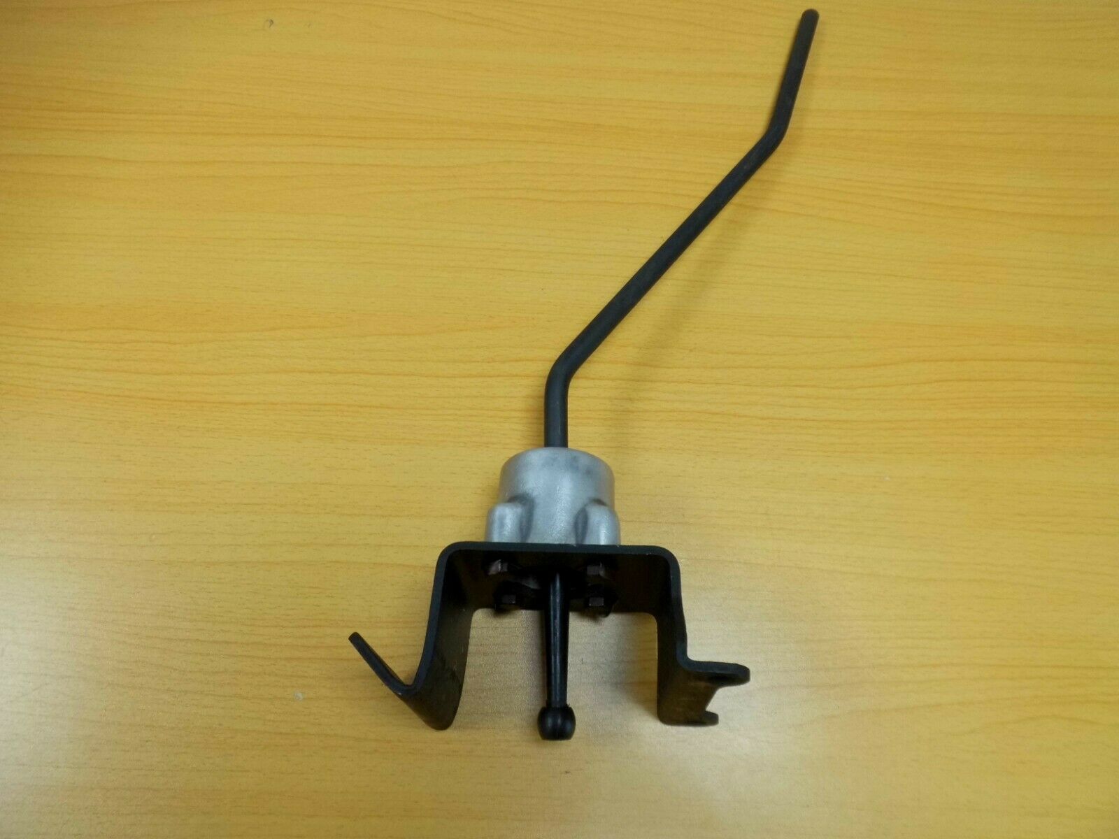 LAND ROVER  EARLY SERIES 3 RHD 4 CYL MAIN GEAR CHANGE LEVER ASSEMBLY 576311