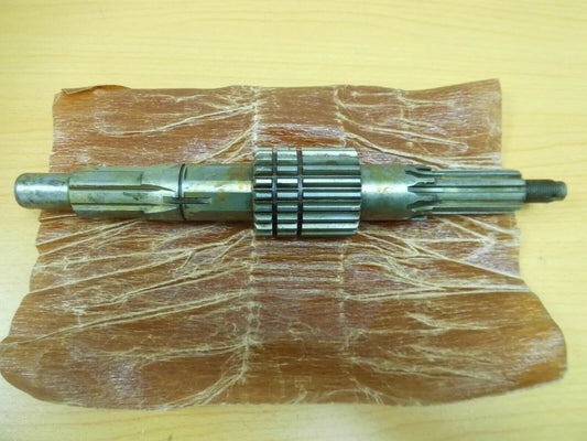 LAND ROVER SERIES 1, 2, 2A GEARBOX REAR OUTPUT SHAFT WITH STEPPED SPLINE 235985