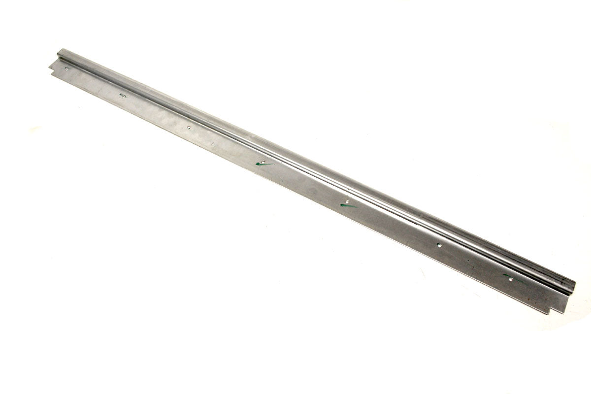 AFP710120 - RETAINER - MAT - CHASSIS - Suitable for Defender 2007 Onwards From PR2 ALLMAKES OE