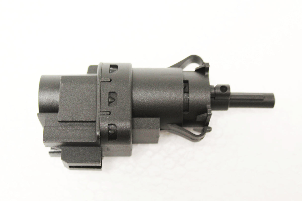 C2S46705-R - SWITCH-BRAKE/STOP LAMP >(V)J19643 X400 From PR2 AUTOTEC