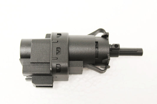 C2S46705-R - SWITCH-BRAKE/STOP LAMP >(V)J19643 X400 From PR2 AUTOTEC