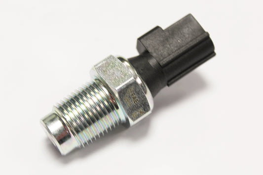 C2S52255-INT - SWITCH-OIL PRESSURE 3.0L PETROL X200;X250;X351;X400 From INTERMOTOR