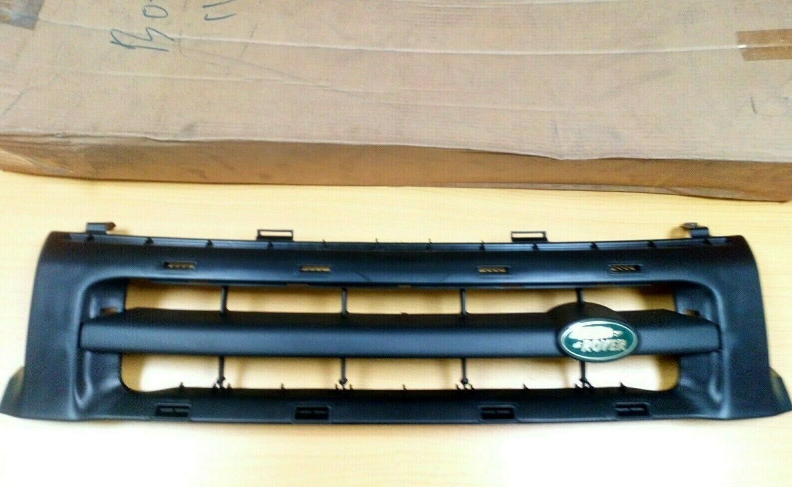 GENUINE LAND ROVER FREELANDER 1 FRONT GRILLE DQY100580PMD