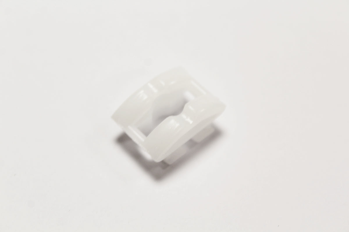 DYF500010 - RETAINER - BUMPER REAR - 1/4 TURN CLICK TYPE - Suitable for Discovery 3, Discovery 4, Freelander 2 & Range Rover Sport 05-09 From PR2 ALLMAKES