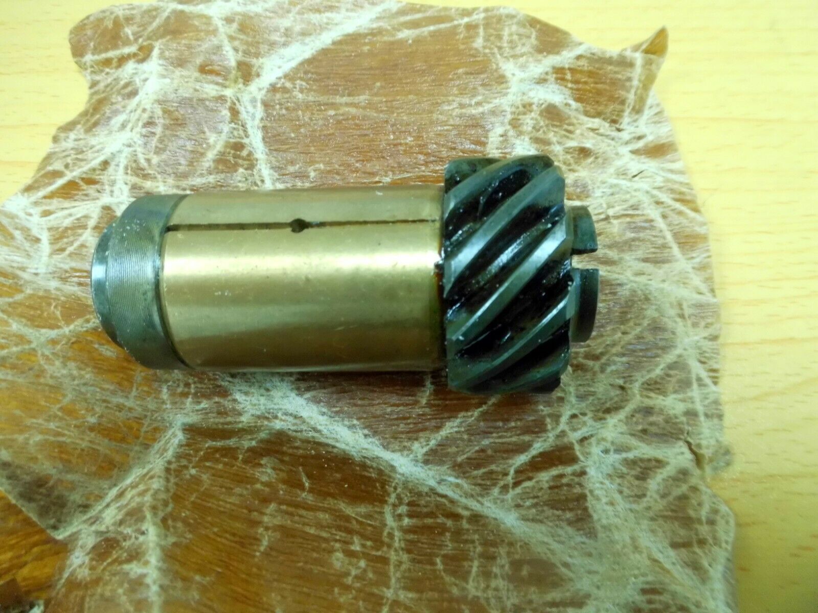 ERC6105 LAND ROVER SERIES 2, 2A, 3-2.25L PETROL OIL PUMP DRIVE GEAR & BUSH ASSY ERC6105