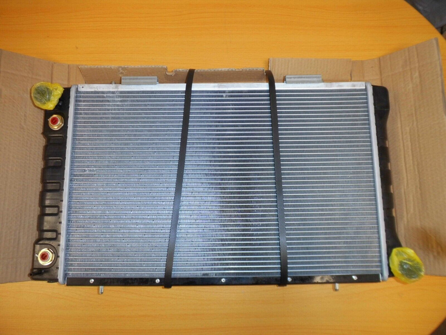 LAND ROVER RADIATOR DEFENDER 1987-2006 PART ESR3684