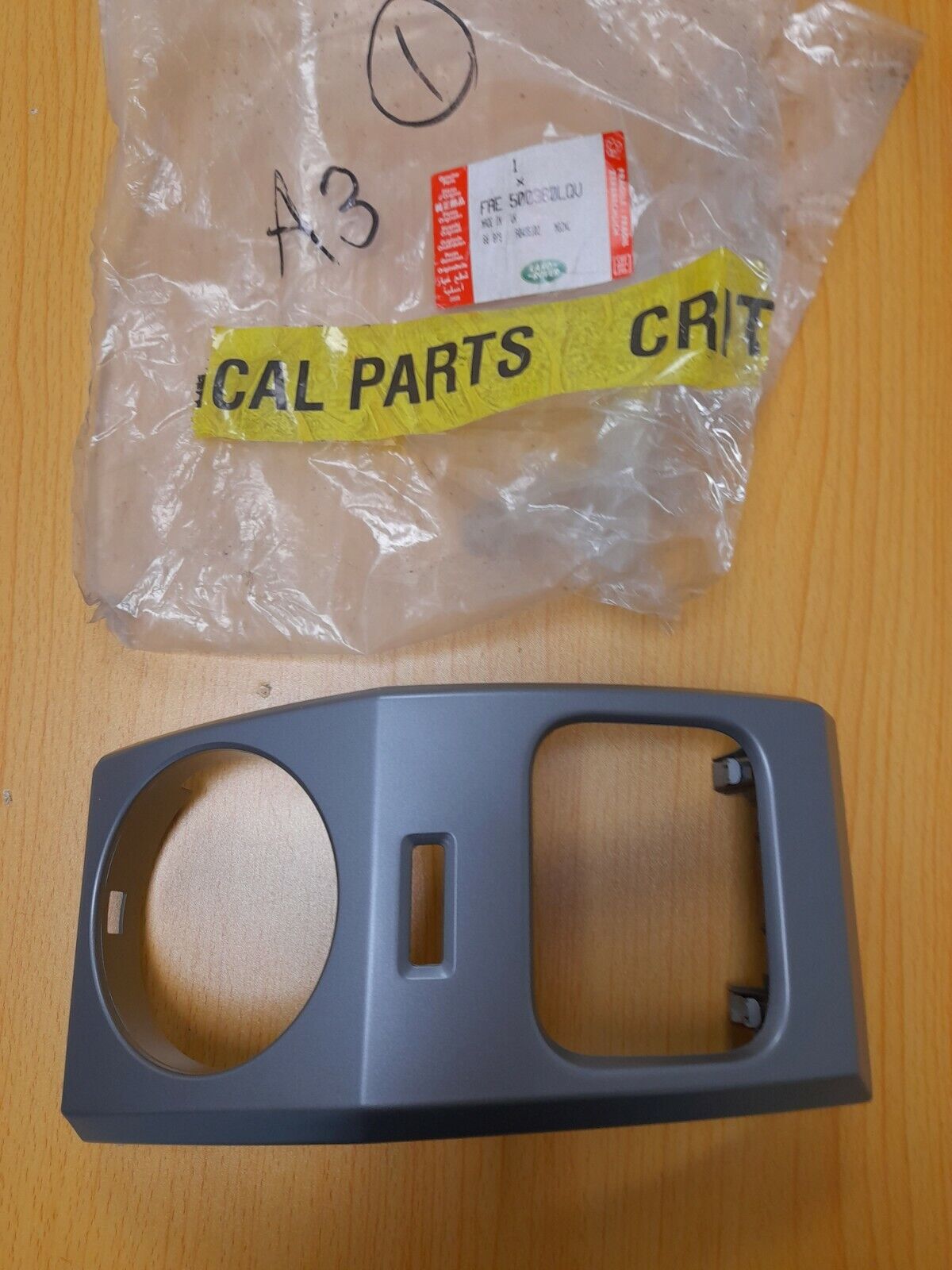 GENUINE LAND ROVER P/N  FAE500380LQV -- DASH PANEL LH  FOR DISCOVERY 3