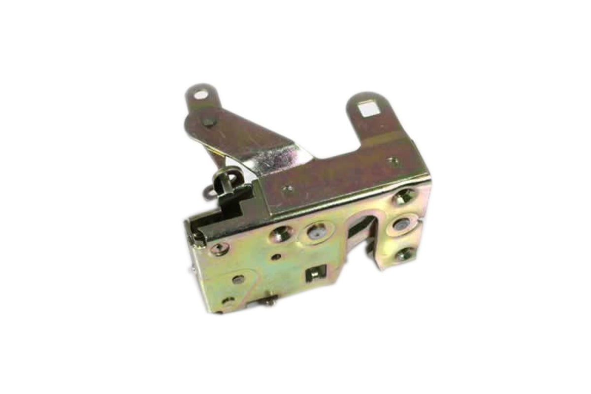 FQM100761 - RIGHT HAND DOOR LATCH - 110 - 130 WHEELBASE - Suitable for Defender 110 83-06, Defender 110 2007 Onwards, Defender 130 83-06 & Defender 130 2007 Onwards From ALLMAKES