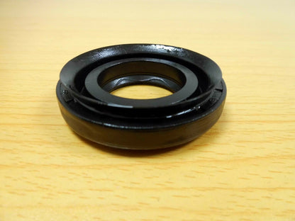 LAND ROVER DISCOVERY 2, RANGE ROVER P38 FRONT DRIVESHAFT OIL SEAL FTC4822