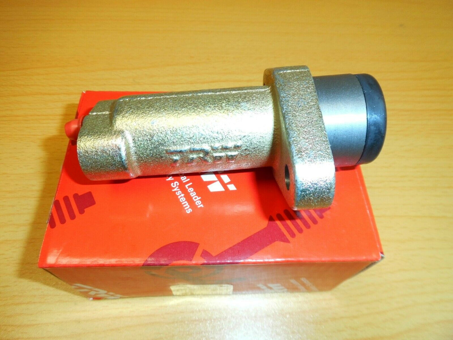 LAND ROVER DEFENDER 300 TDI CLUTCH SLAVE CYLINDER FTC5072 TRW