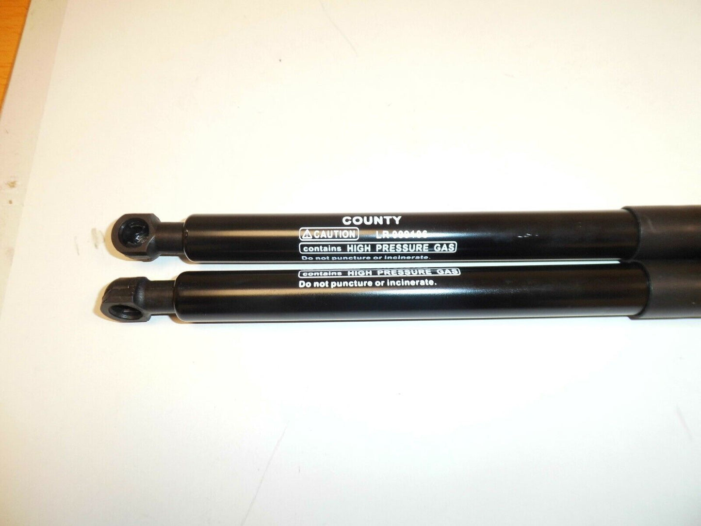LR009106 X 2 LAND ROVER DISCOVERY 3 & 4 / RR SPORT GAS STRUT FOR BONNET