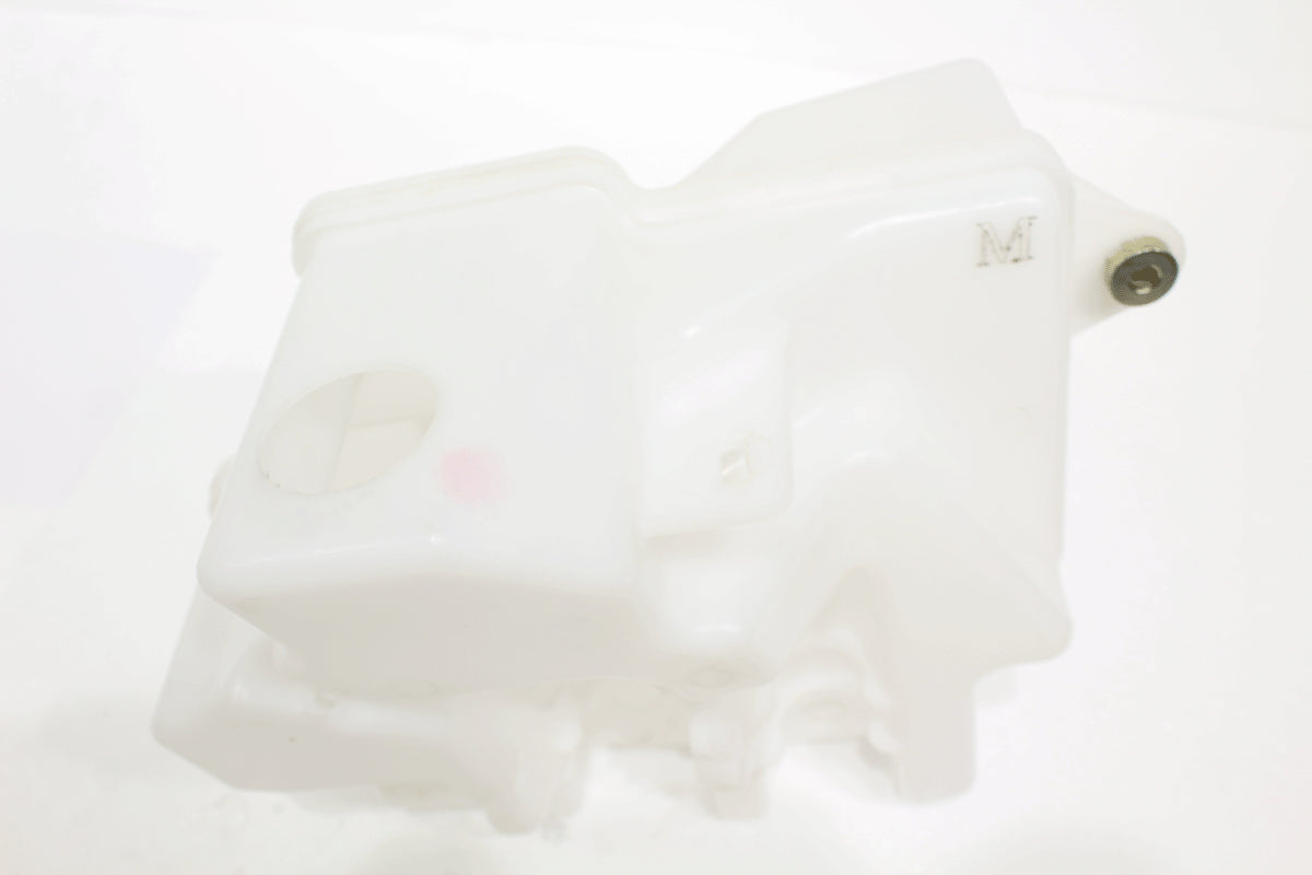 LR013953 - RESERVOIR - WINDSHIELD WASHER- D4-RR SPORT From ALLMAKES