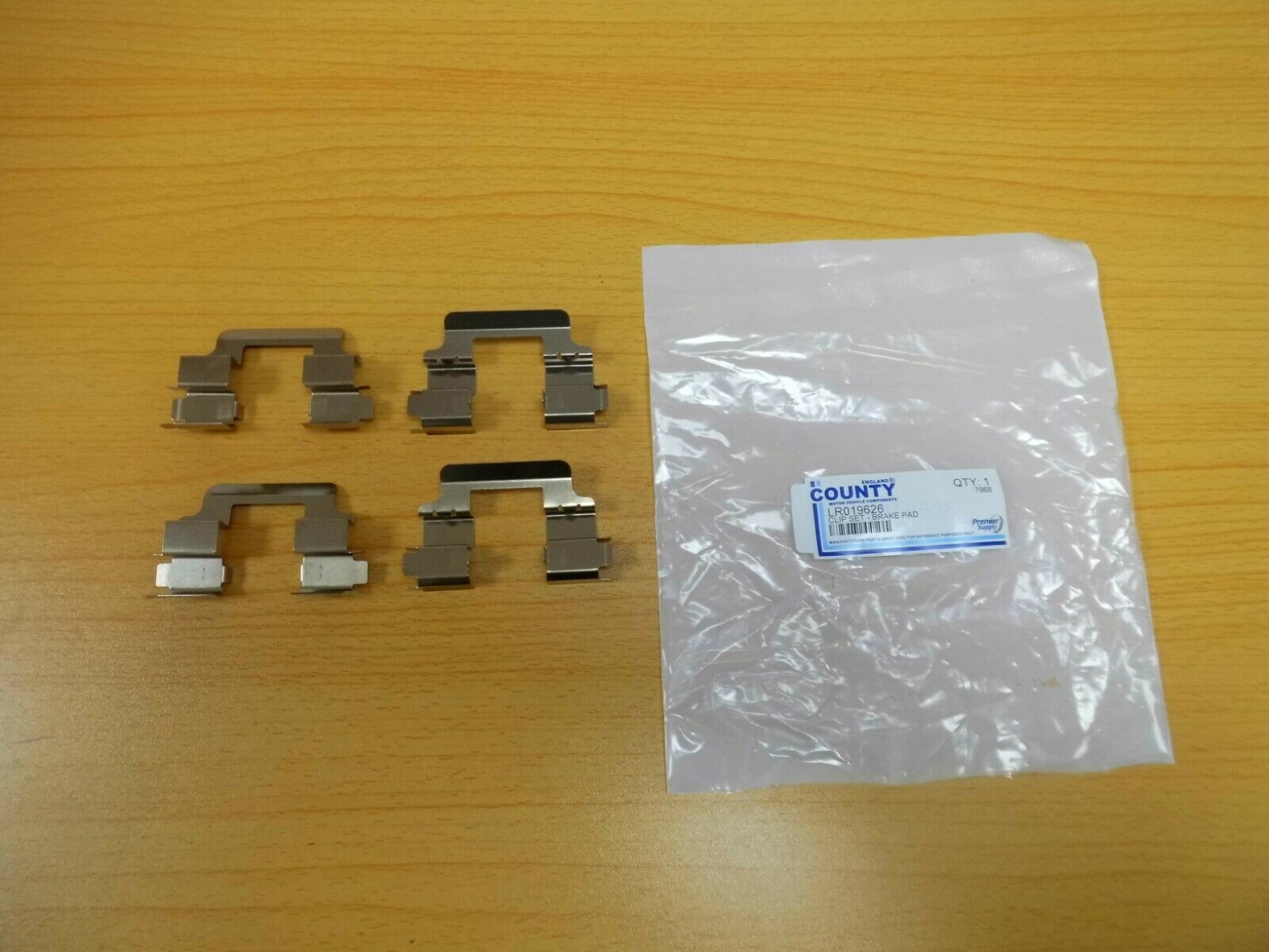 LAND ROVER DISCOVERY 3/4, RR SPORT, L322 REAR BRAKE PAD RETAINING CLIPS LR019626