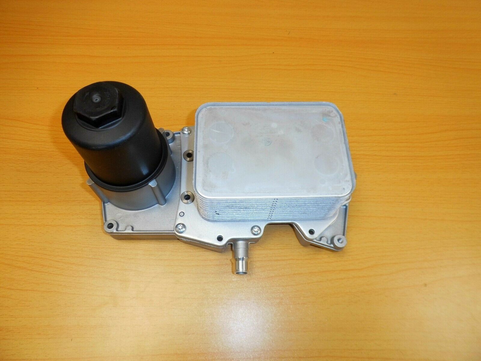 RANGE ROVER, RANGE ROVER SPORT 4.4L V8 DIESEL OIL FILTER & COOLER LR022895