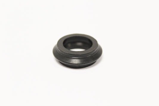 LR030593G - SEAL-OUTLET-OIL COOLER 3.0SC 5.0L  L319;L320;322;L405;L462;L494;L560 From ELRING