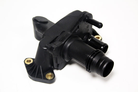 LR073372 - CONNECTION - WATER OUTLET - D3 - D4 - RR L405 - 2.7L LION - 3.0L TDV6