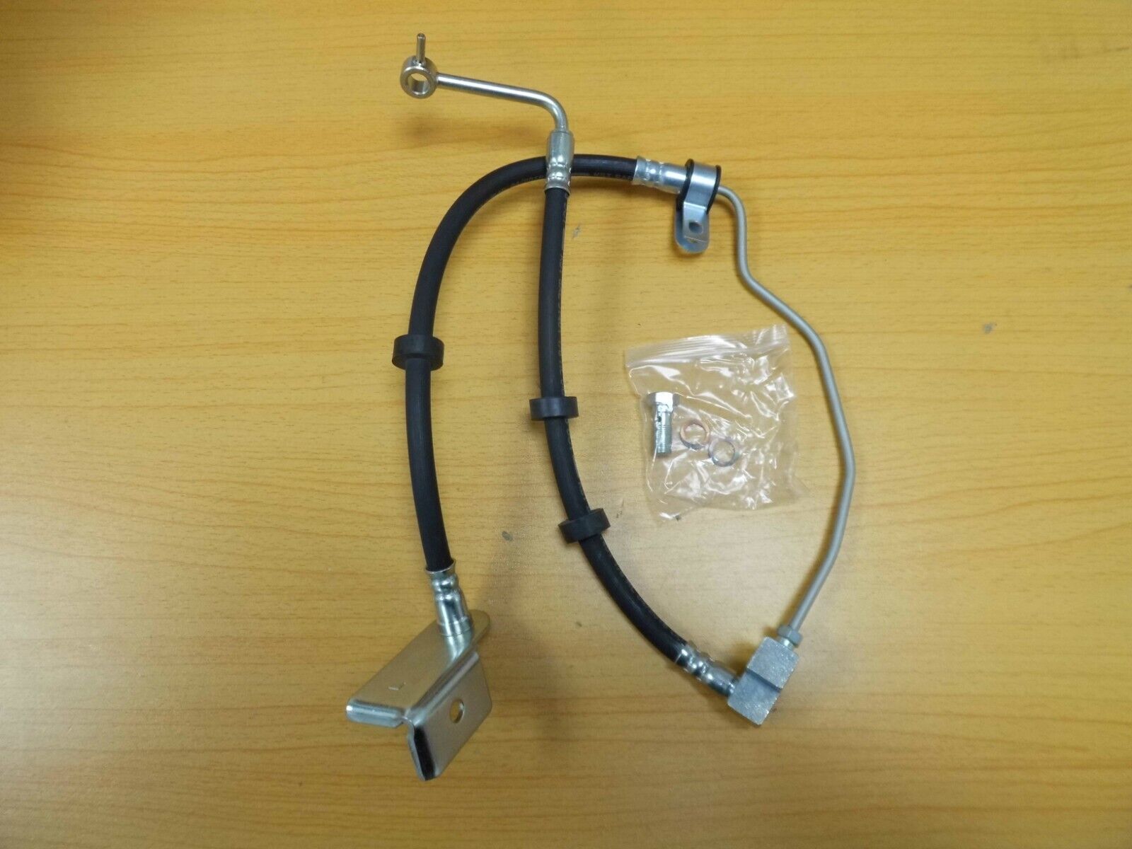RANGE ROVER LH REAR BRAKE HOSE INCLUDES BRACKET TO CALIPER LR096525