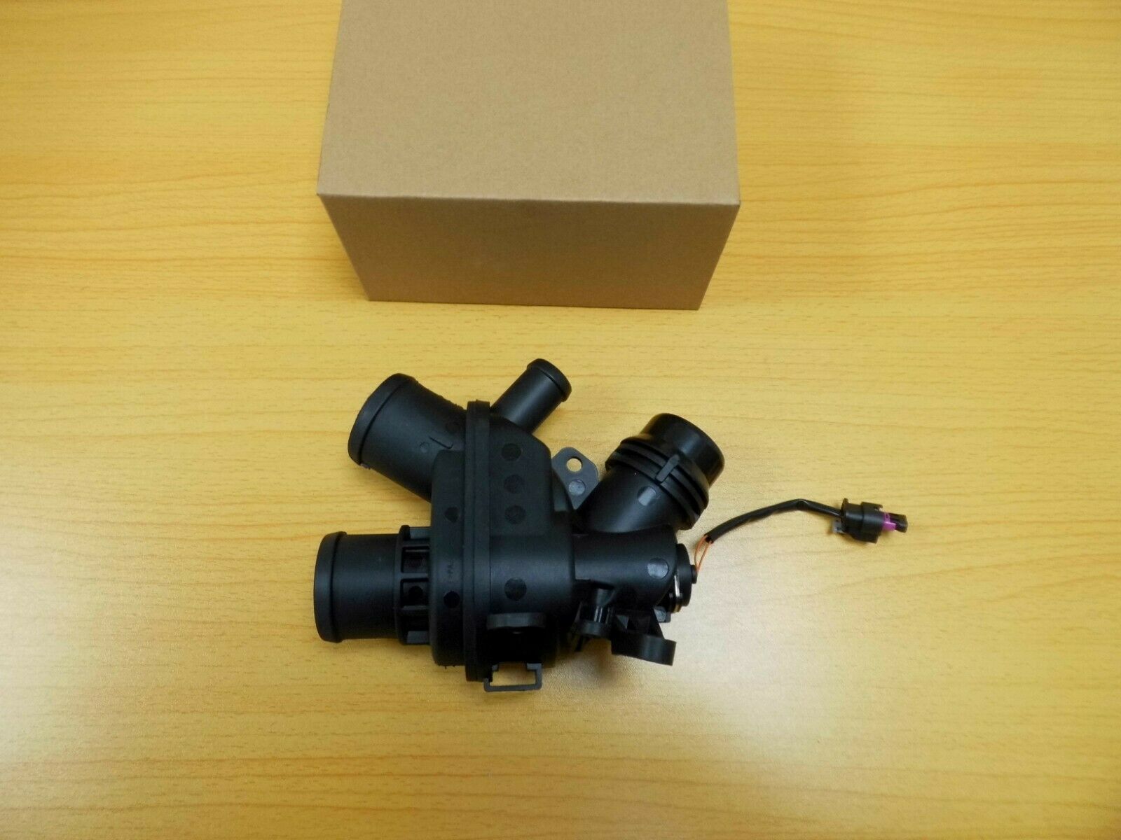 LAND ROVER 3.0L V6 PETROL THERMOSTAT & HOUSING ASSEMBLY LR117568
