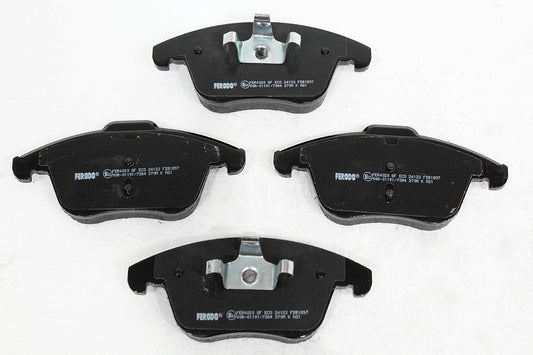 LR134692F - BRAKE PAD SET FOR FRONT BRAKES - VENTED DISCS - Suitable for Freelander 2 From FERODO