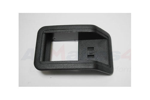 MXC4738PMA - ESCUTCHEON - DOOR LOCK BUTTON - Suitable for All Defenders, Range Rover Classic From PR2 ALLMAKES OE