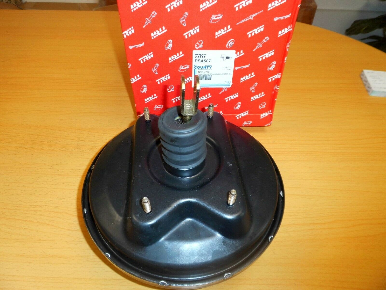 LAND ROVER EARLY DEFENDER NON ABS TYPE 80  OEM BRAKE SERVO NRC4772 TRW