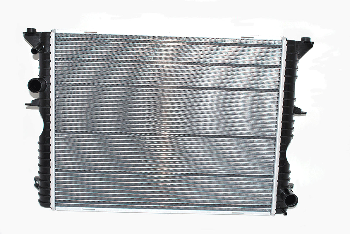 PDK000100G - RADIATOR ASSEMBLY - TD5 - WITH VALVE - Suitable for Defender 1983-2006 From PR2 NISSENS