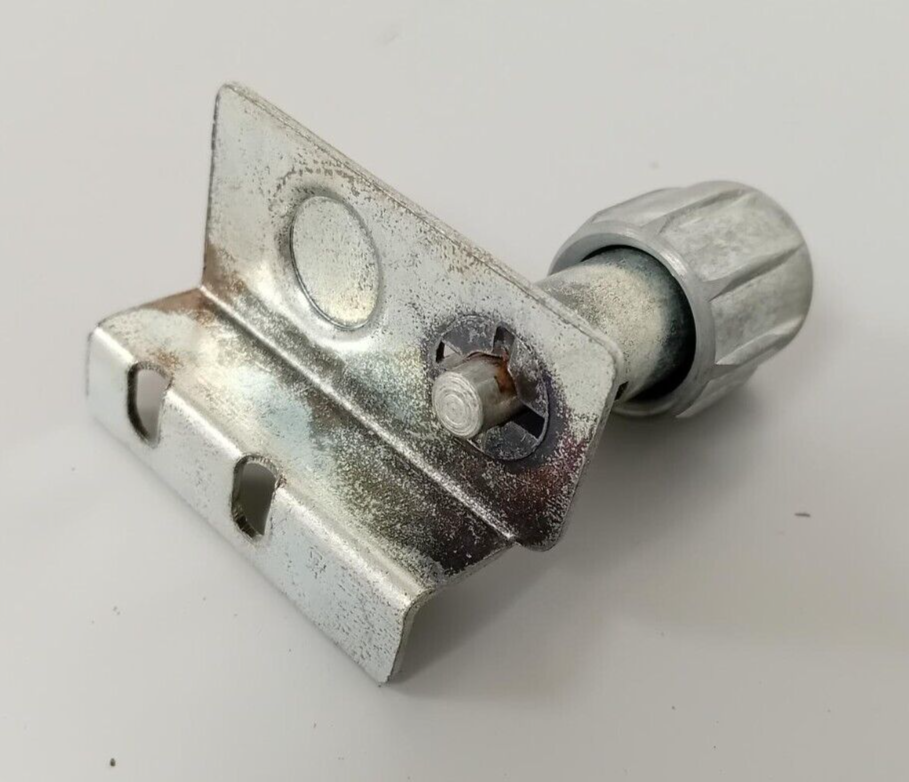 NOS LAND ROVER SERIES 1, 2, 2a, 3 FRONT LEFT HAND HANDLE DOOR LOCK BUTTON 345436