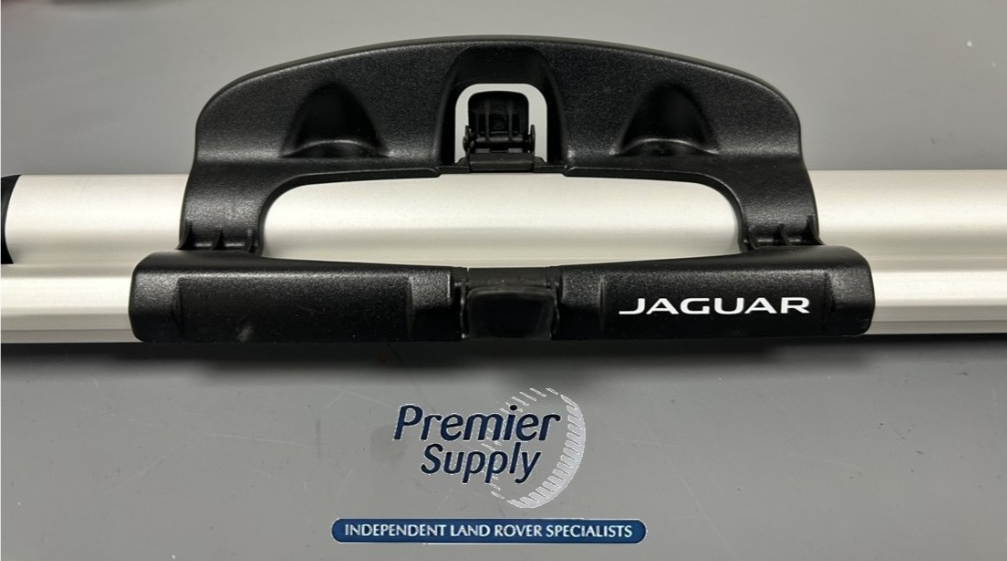 GENUINE JAGUAR FORK MOUNTED BIKE/CYCLE HOLDER C2A1540