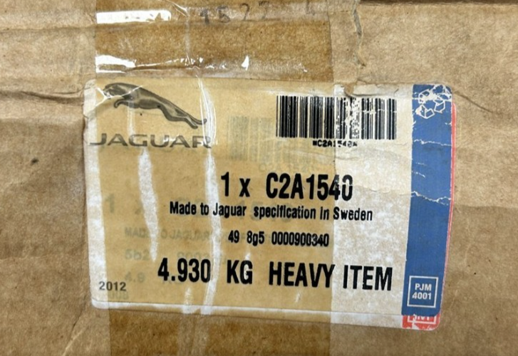 GENUINE JAGUAR FORK MOUNTED BIKE/CYCLE HOLDER C2A1540